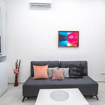 Free Parking Basilica Rob's - Ac, Wi-fi, Smart Tv Apartament *